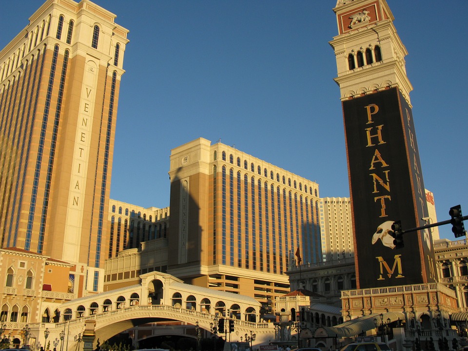 Las Vegas Sands Investigated for Using ‘Shills’